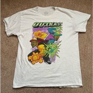 Vintage OutKast Graphic Tee Shirt For Men Size Large in Good Condition